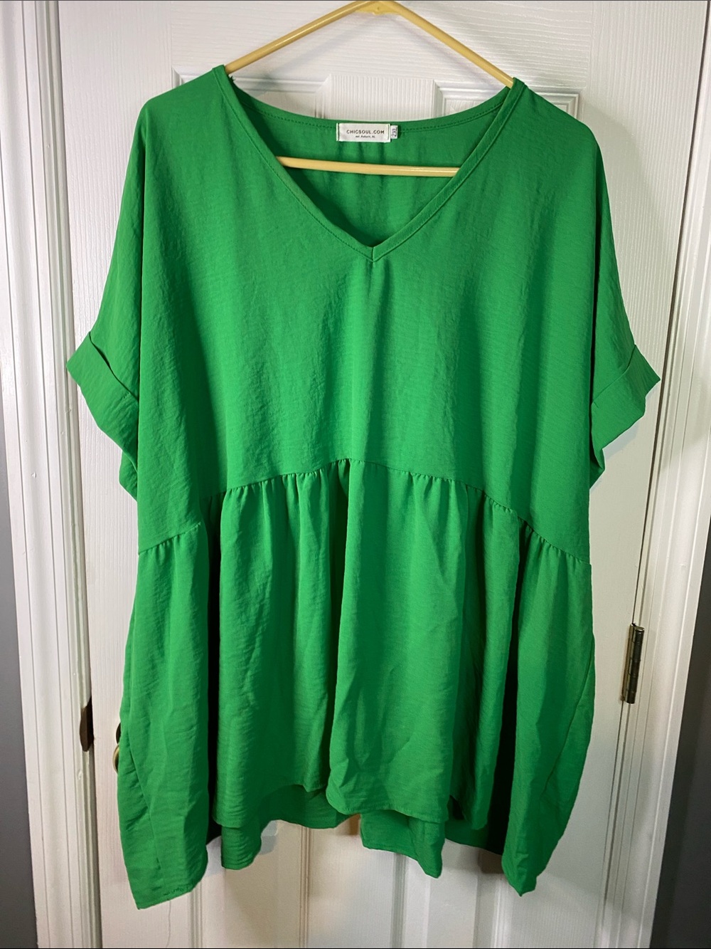 ChicSoul Bright Green V-Neck Babydoll Tunic Size 2XLarge.